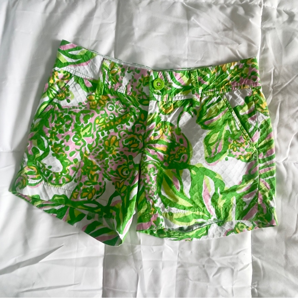 Lily Pulitzer 5” Callahan Beach Twill Shorts 100% Seeing Pink Elephants Print